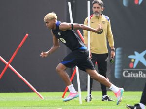 لامين يامال أمام اختبار الكرة الذهبية.. هل ينقذ الكلاسيكو أحلامه؟