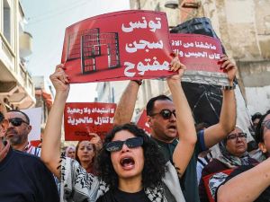 قضية "التآمر 2".. جبهة الخلاص تطالب بإيقاف "المحاكمات الصورية" في تونس