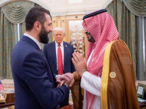 "يد الامتنان".. إيماءة محمد بن سلمان تتحول إلى رمز في سوريا