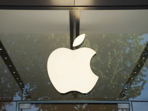 Apple says AI will replace iPhones within 10 years