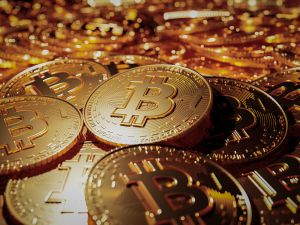 أسعار العملات المشفرة مقابل الدولار اليوم الثلاثاء 27 مايو 2025