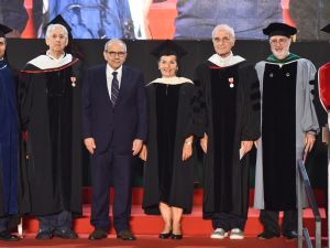 في حفل تخرجها السادس والخمسين بعد المئة: الجامعة الأميركية في بيروت تُطلق كوكبة من الرواد 