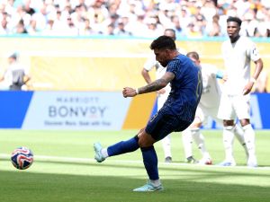 ريال مدريد يضع روبين نيفيز ضمن خياراته لتعزيز الوسط