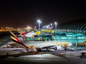 مطارات دبي و"الاتحاد لخدمات الطاقة" توقعان اتفاقية لاستكمال مشروع تحديث أنظمة الإضاءة في مطاري دبي وآل مكتوم