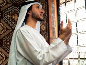 كلمات حزينة عن أول جمعة بعد وفاة الأب