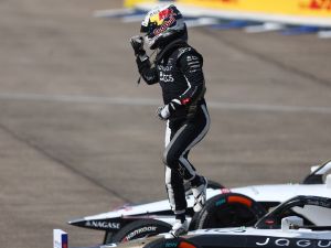 Rowland Produces World Champion Drive to Seal Title in Berlin as Cassidy Wins Round 14