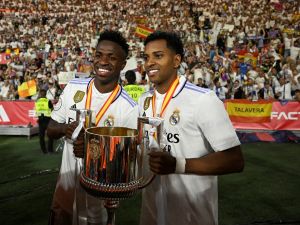 ريال مدريد مستعد للتضحية بأحد نجومه البرازيليين لإدارة توازن الفريق