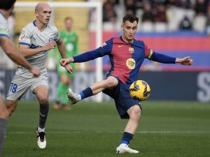 باير ليفركوزن يقدم عرضًا بقيمة 30 مليون يورو لضم مارك كاسادو من برشلونة
