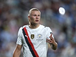هالاند يطلب من حارس الهلال بونو الانضمام لمانشستر سيتي بعد الأداء المذهل