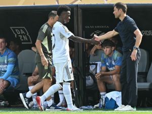 ريال مدريد يدرس بيع فينيسيوس جونيور