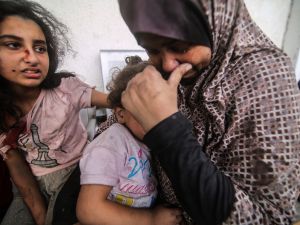 الانفراجة الإنسانية في غزة: بداية السلام أم هدنة تكتيكية؟