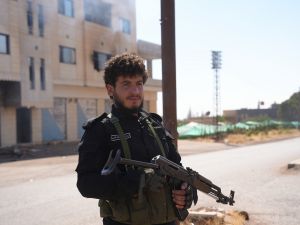 دروز من إسرائيل يقتحمون المنطقة العازلة في الجولان
