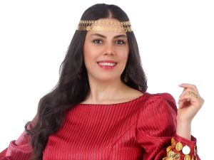 المصممة زينا الدباس تروي حكاية السلط عبر تصميم مستوحى من مسقط رأسها