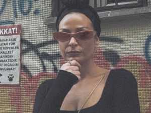 باميلا الكيك بفستان من نقشة الكوفية الفلسطينية في حفل BIAF 2025