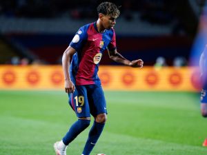 تفسير حلم فريق برشلونة في المنام للعزباء والمتزوجة