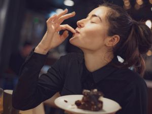  كيك يوم المرأة الإماراتية لتجعل احتفالك أكثر حلاوة