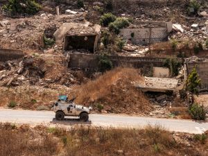 Lebanese army begins collecting weapons from Palestinian camps in Tyre 