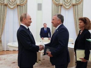 U.S. envoy meets Putin in last-ditch bid to end Ukraine war