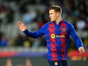 توتر متصاعد: برشلونة يوقف المحادثات مع تير شتيغن بعد رفضه التوقيع