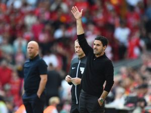 ليفربول يستضيف آرسنال في صراع مبكر على صدارة الدوري الإنجليزي