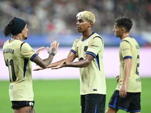 موعد مباراة برشلونة ضد كومو في كأس خوان غامبر 2025 والقنوات الناقلة
