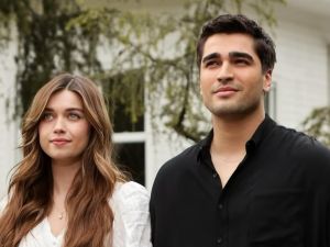 Afra Saraçoğlu & Mert Ramazan Demir