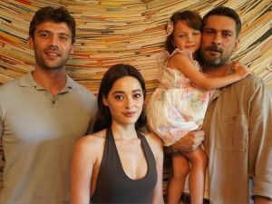 Onur Tuna / Simay Barlas / Caner Topçu