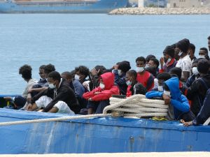 Migrants boat