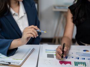 المرأة الريادية: قلب التغيير ومصدر الإلهام للغد