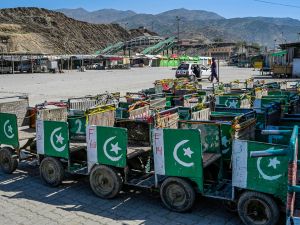Deadly Pakistan–Afghanistan border clashes escalate, dozens killed 