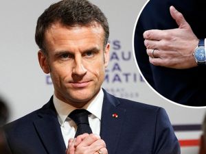 ماكرون يدعو الفرنسيين إلى "التضحيات".. لكنه يُخفي ساعته الفاخرة تحت الطاولة! ماكرون يدعو الفرنسيين إلى "التضحيات".. لكنه يُخفي ساعته الفاخرة تحت الطاولة!