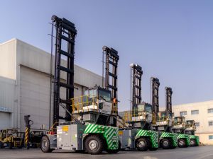 ميناء جبل علي يضاعف أسطوله الكهربائي 10 مرات ويُقلص الانبعاثات بأكثر من 10%