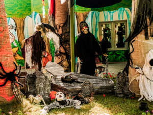 منتجع ريكسوس بريميوم جزيرة السعديات يدعو ضيوفه إلى احتفال هالوين استثنائي وسط أجواء من الرعب والمرح