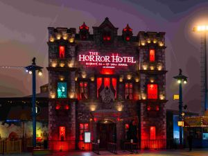 دليلكم لأبرز التجارب في الموسم الثلاثين للقرية العالمية