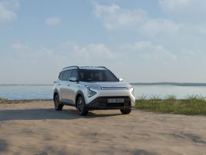 كيا الشرق الأوسط وأفريقيا تكشف عن "كيا كارينز" الجديدة.. خطوة متقدمة في عالم تنقل العائلات