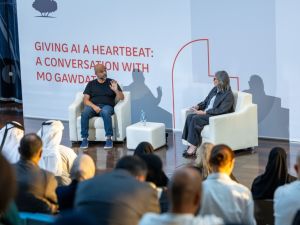 محمد جودت يستكشف العلاقة بين الكتابة والذكاء الاصطناعي والتواصل الإنساني خلال سلسلة محاضرات المدينة التعليمية التابعة لمؤسسة قطر