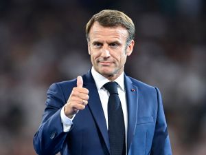 لحظات حميمة للرئيس الفرنسي في رحلته للبرازيل