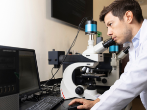 الجامعة الأمريكية بالقاهرة تطلق أول أكاديمية للتكنولوجيا الحيوية في أفريقيا من خلال شراكة تعاون مع مينا فارم‎