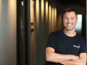 Bring your crypto to eToro and earn 1% back in stocks