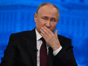 هنود يُصلون لبوتين