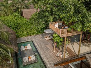 Celebrate the Festive Season in Island Style: Four Seasons Resorts Maldives Unveil Elevated Suite Experiences for Winter Getaways