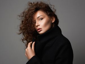 أخطاء شائعة في المكياج الشتوي يجب تفاديها