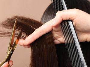 تواريخ قص الشعر بهدف التكثيف والتطويل لشهر يناير 2026