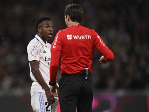 الكشف عن حكم نهائي السوبر بين برشلونة وريال مدريد وأرقامه مع الفريقين