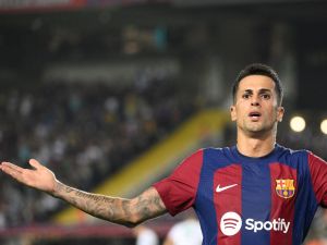 برشلونة يخطف كانسيلو من إنتر ميلان في صفقة إعارة