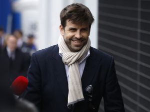 بيكيه يسخر من أربيلوا بعد بداية كارثية مع ريال مدريد