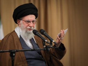 Khamenei attacks Trump and Washington warns against provoking him