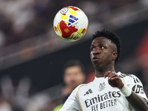 فينيسيوس تحت الضغط وريال مدريد يجدد الثقة