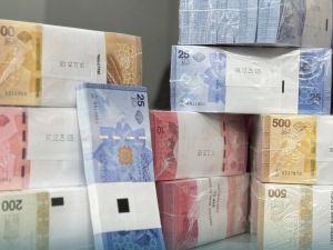 سوريا بدأت استبدال عملتها مطلع شهر يناير الحالي