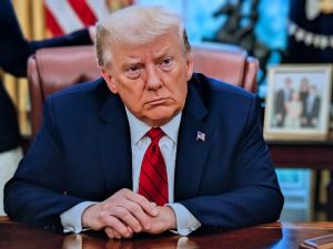 ترامب: السيطرة الأمريكية على غرينلاند ضرورية للأمن القومي